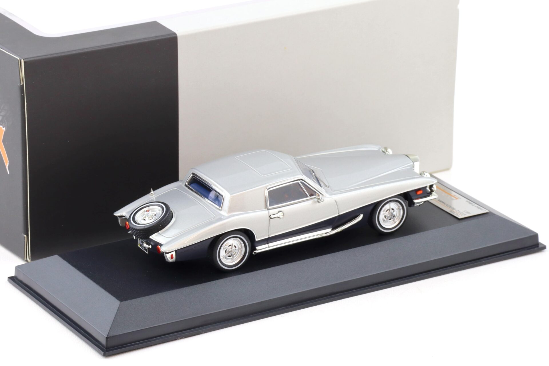 1:43 PremiumX Stutz Blackhawk Coupe 1971 silver/ black