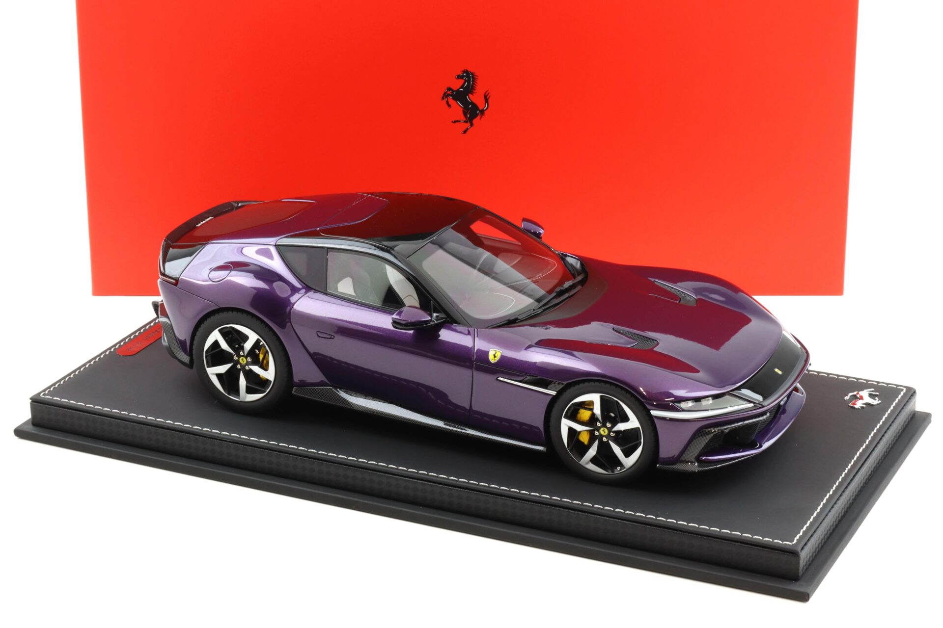 1:18 BBR Ferrari 12Cilindri Coupe Viola Hong Kong - Limited 48 pcs.