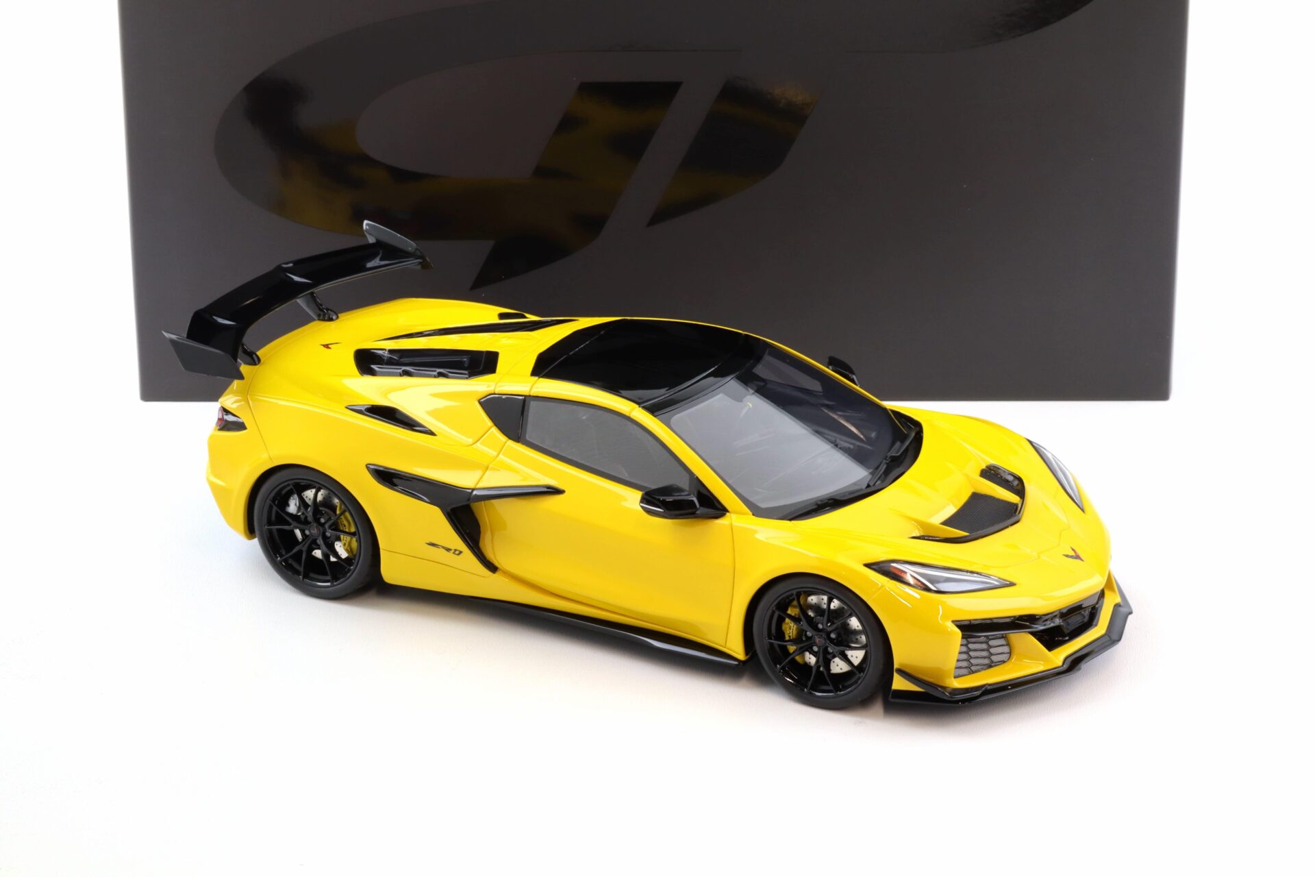 1:18 GT Spirit GT528 Chevrolet Corvette C8 ZR1 Coupe Competition yellow