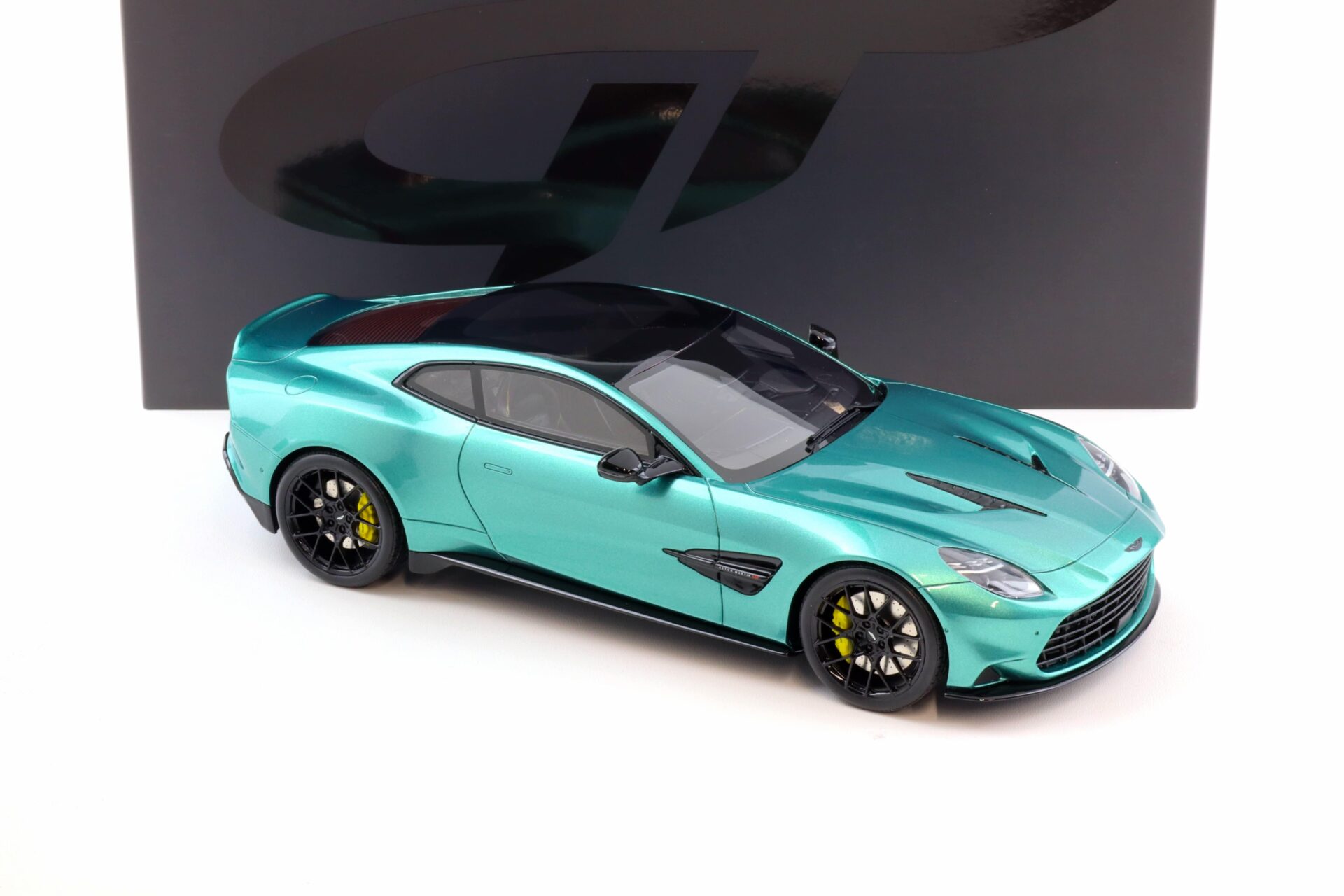 1:18 GT Spirit GT551 Aston Martin Vanquish Coupe 2024 Racing green metallic