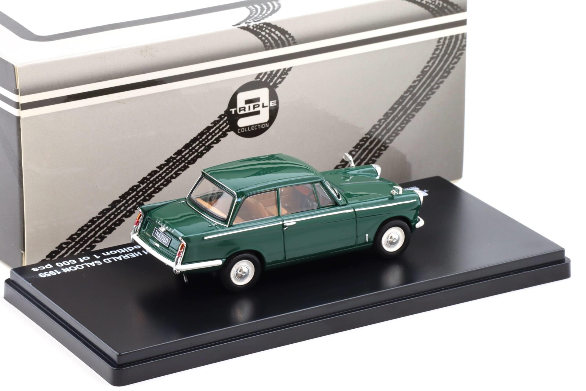 1:43 Triple9 Triumph Herald Saloon 1959 green
