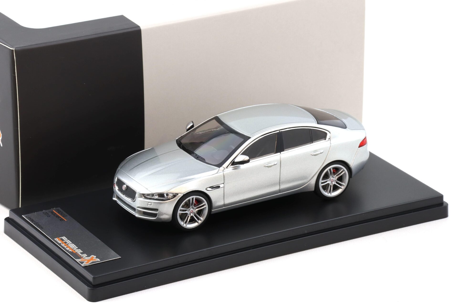 1:43 PremiumX Jaguar XE Limousine 2015 silver