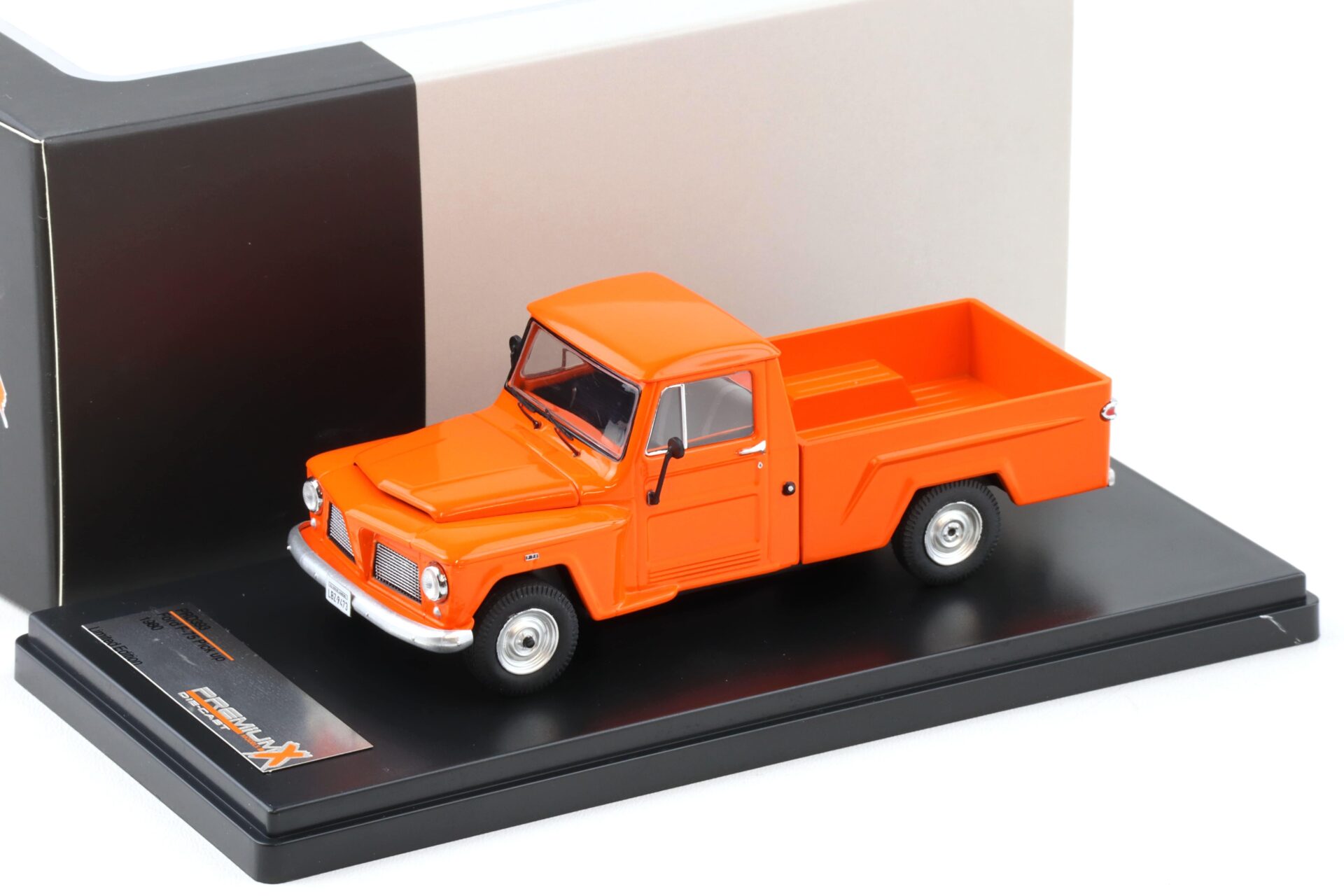 1:43 PremiumX Ford F-75 Pick-Up 1980 orange