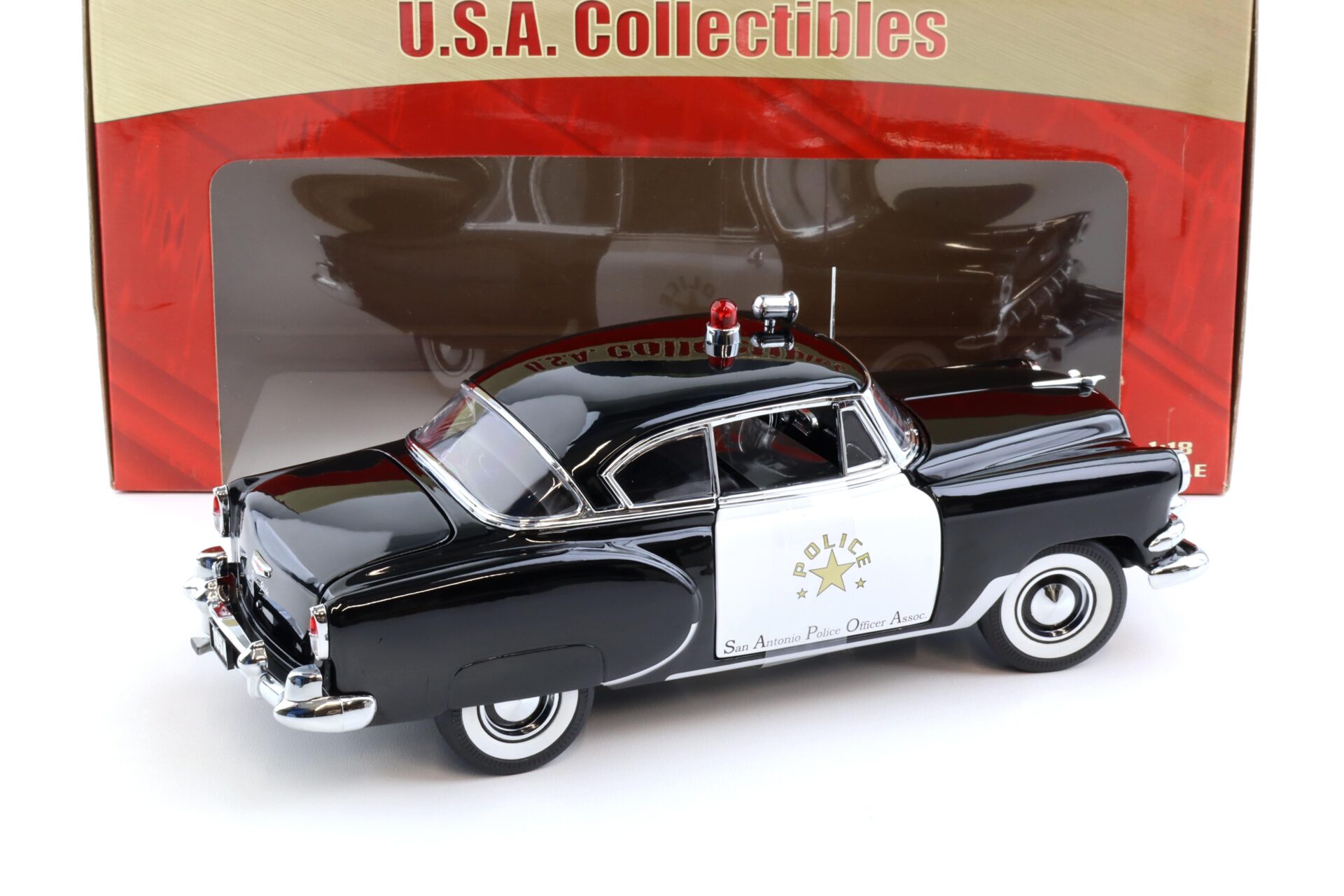 1:18 Sun Star 1954 Chevrolet Bel Air San Antonio Police Car white/ black