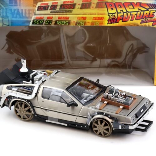 1:18 Sun Star Delorean DMC-12 Time Machine Back to the Future III Rail Version