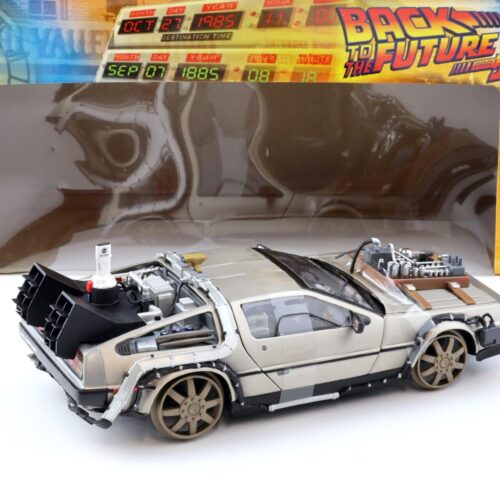 1:18 Sun Star Delorean DMC-12 Time Machine Back to the Future III Rail Version