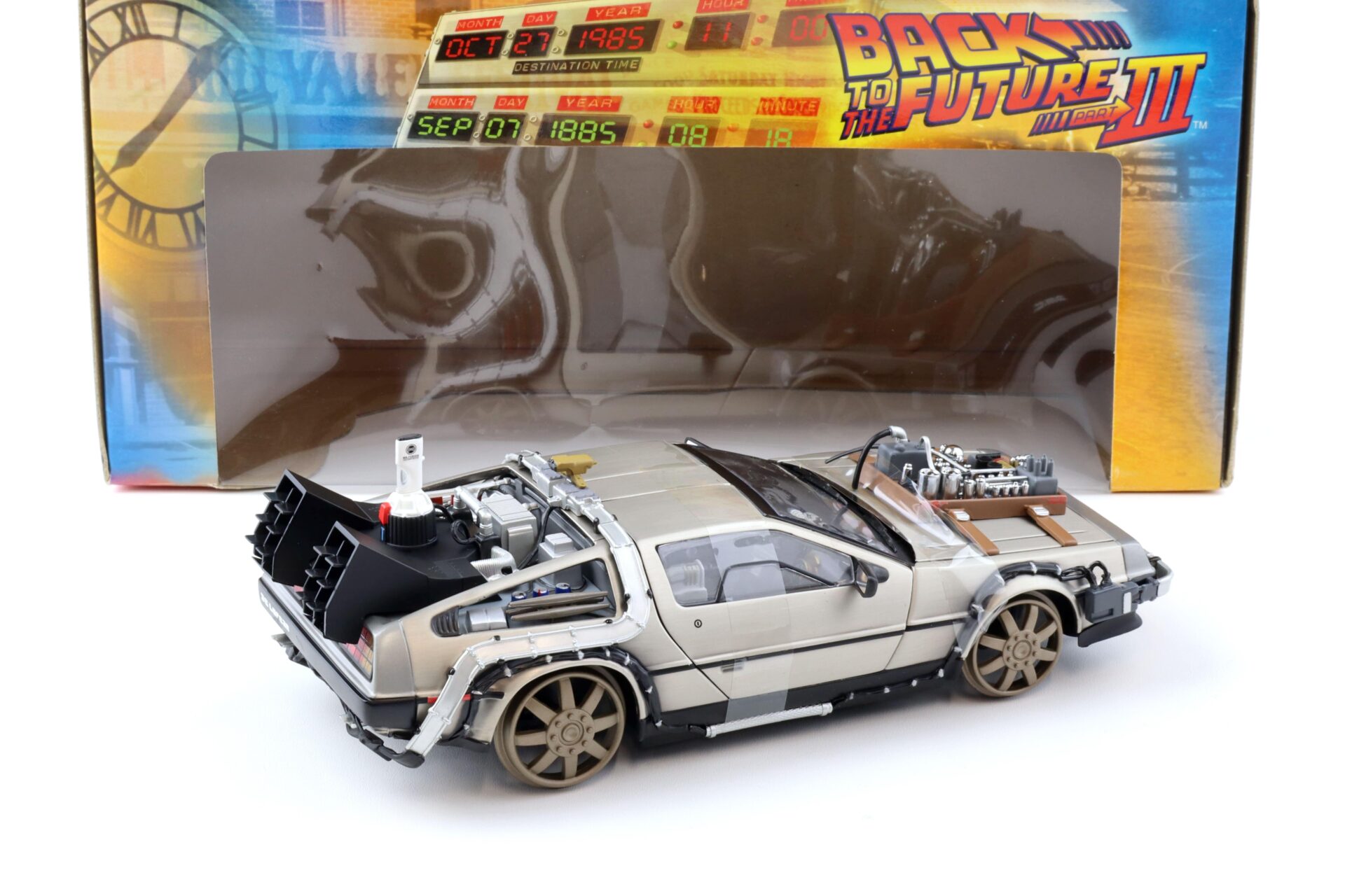 1:18 Sun Star Delorean DMC-12 Time Machine Back to the Future III Rail Version