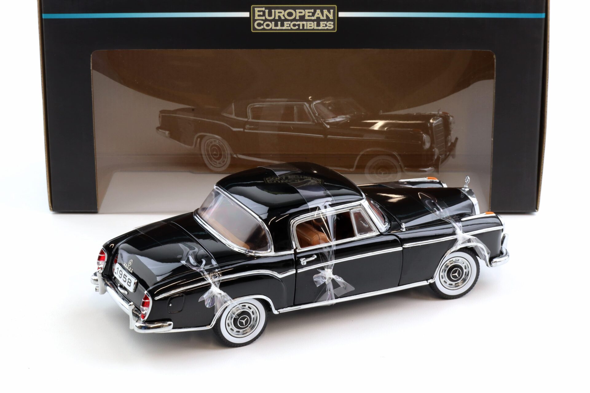 1:18 Sun Star Mercedes 220 SE Coupe black 1958