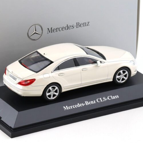 1:43 Norev Mercedes CLS Klasse C218 diamond white 2011 DEALER VERSION