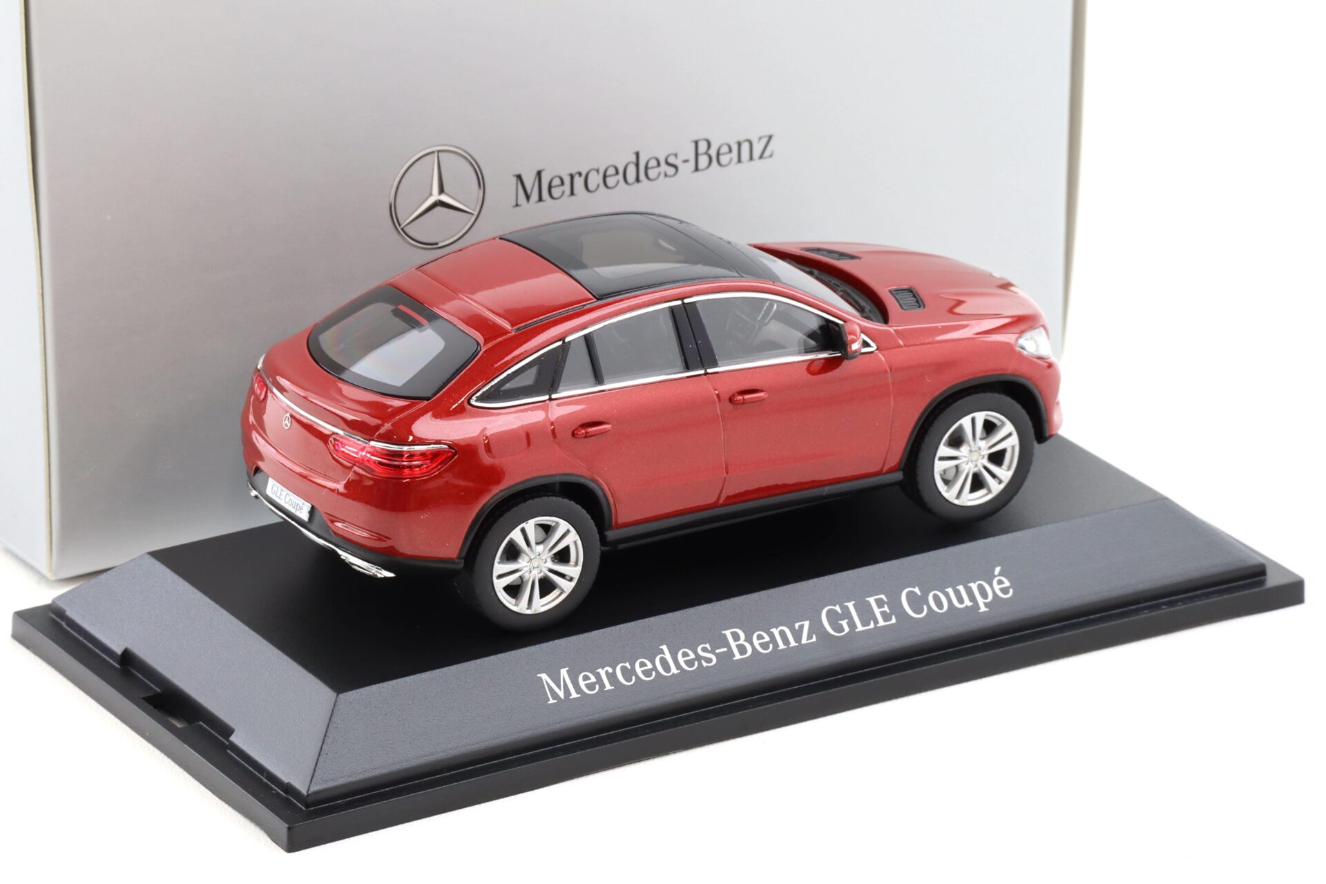 1:43 Norev Mercedes GLE Coupe C292 designo hyacinth red DEALER VERSION
