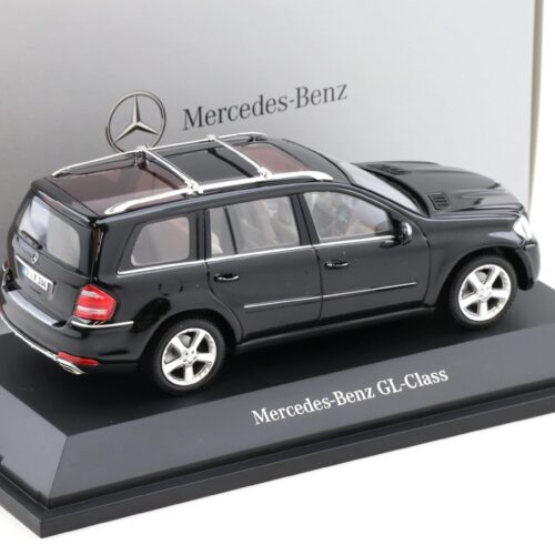 1:43 Minichamps Mercedes GL-Klasse X164 Facelift 2009 black DEALER VERSION