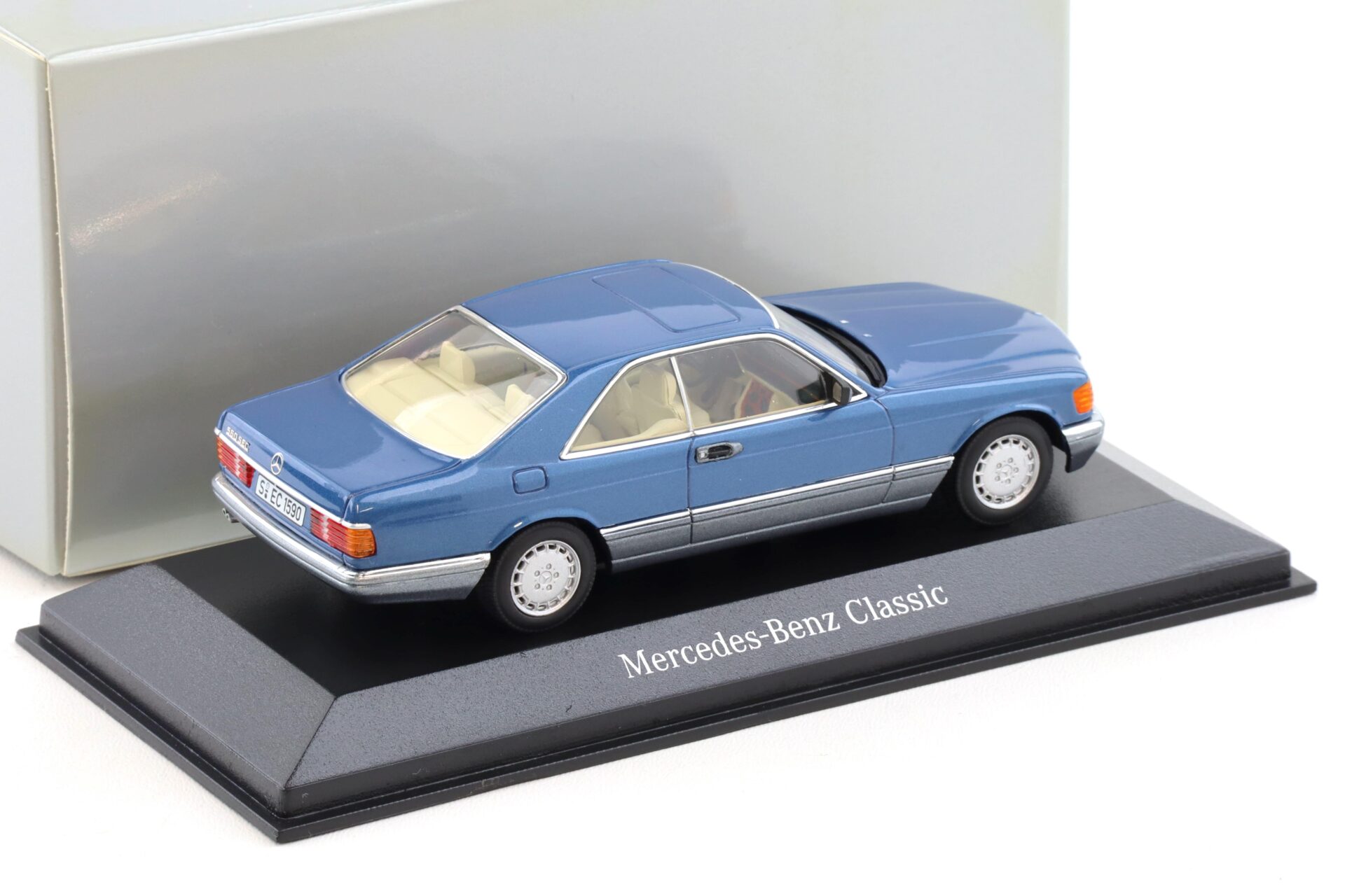 1:43 Minichamps Mercedes 560 SEC Coupe C126 blue metallic Classic Collection