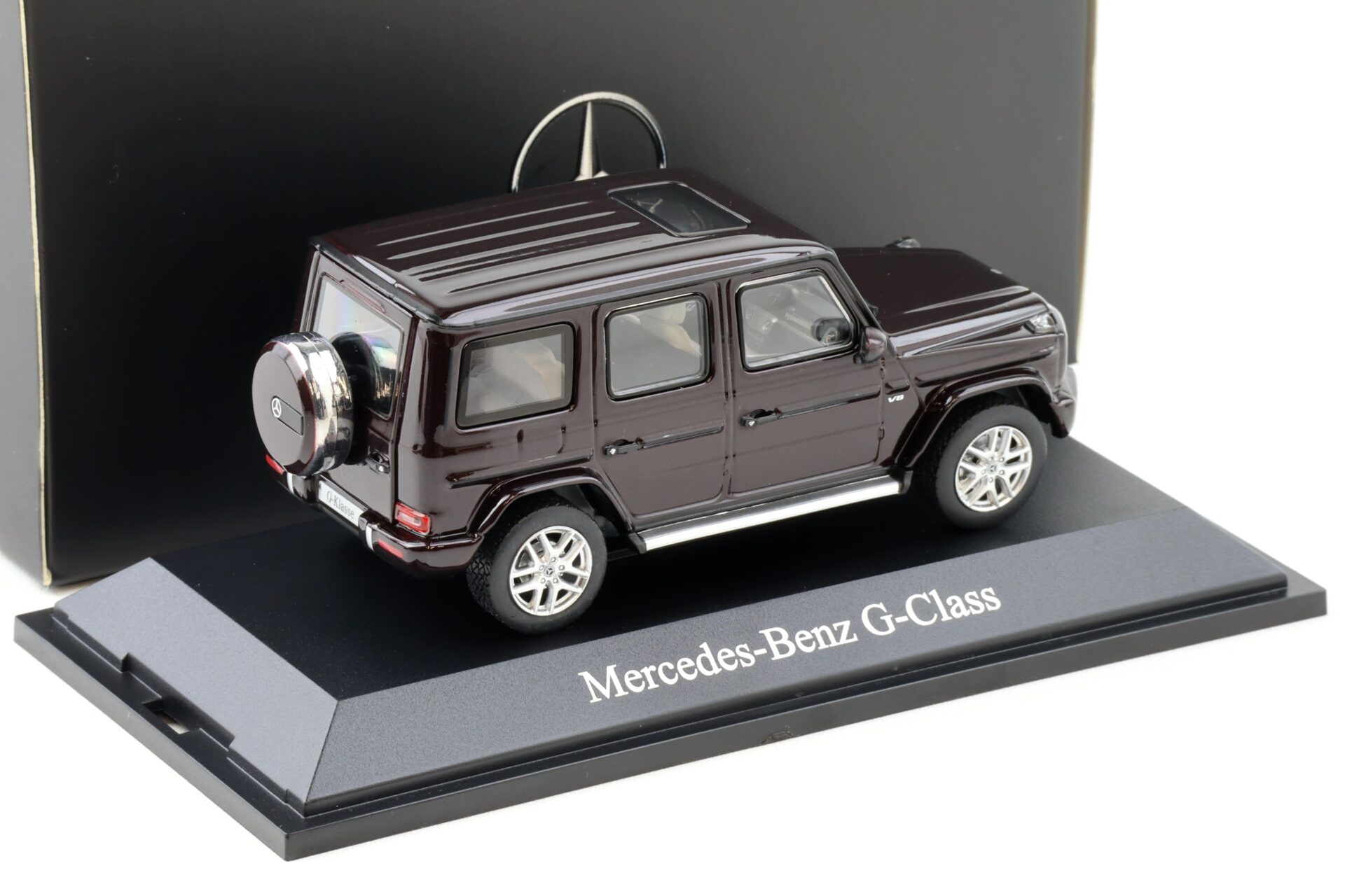 1:43 Norev Mercedes G-Klasse W463 designo citrine brown 2018 DEALER VERSION