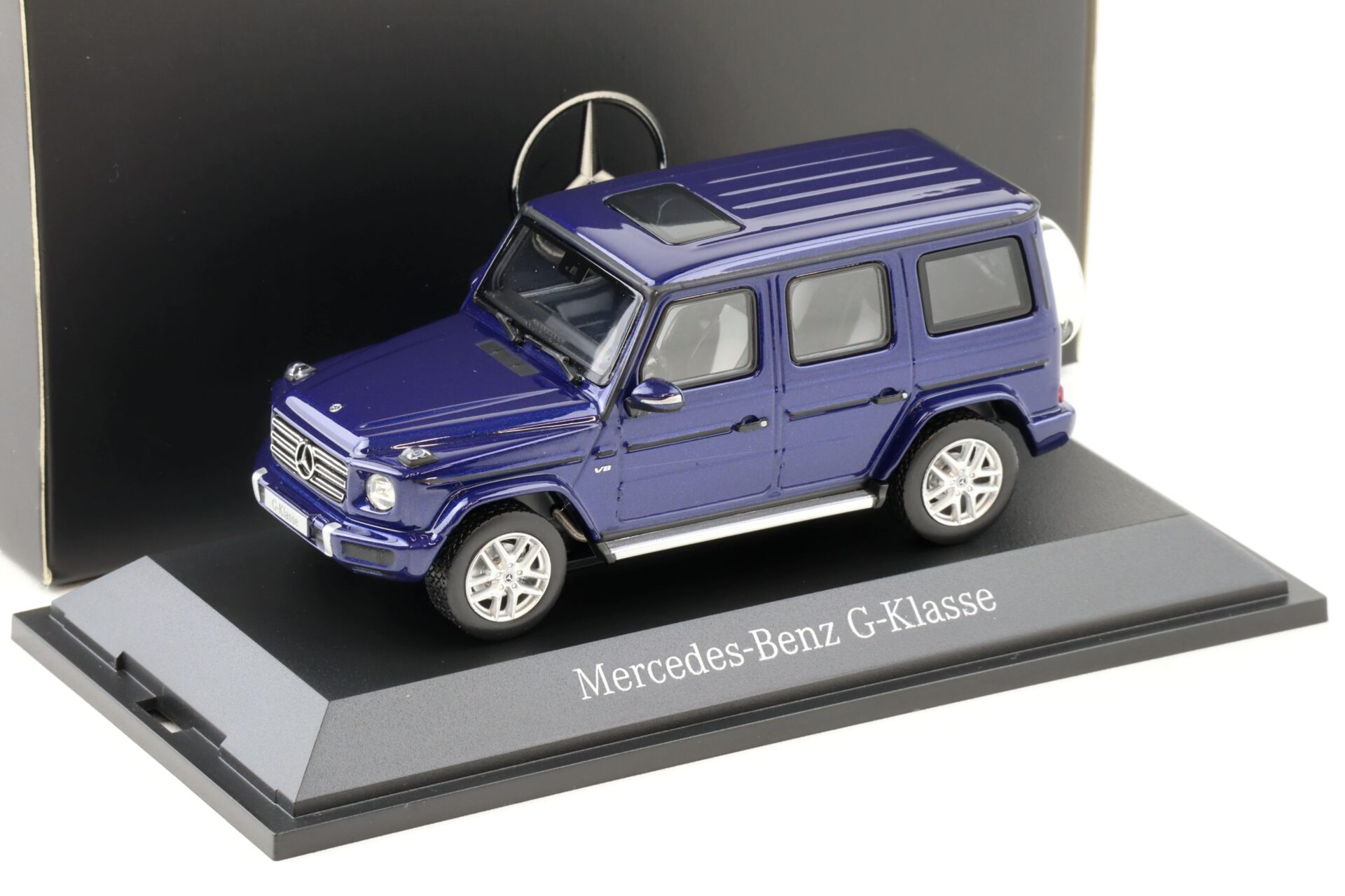 1:43 Norev Mercedes G-Klasse W463 brilliant blue metallic 2018 DEALER VERSION