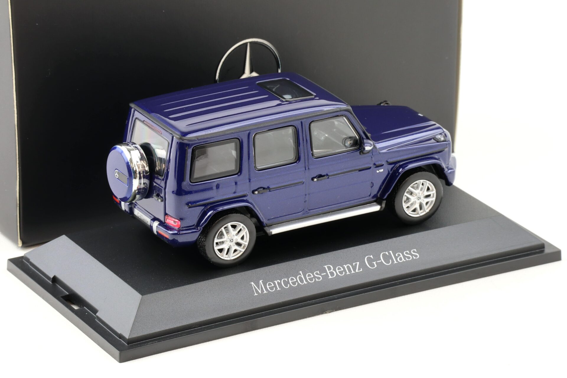 1:43 Norev Mercedes G-Klasse W463 brilliant blue metallic 2018 DEALER VERSION