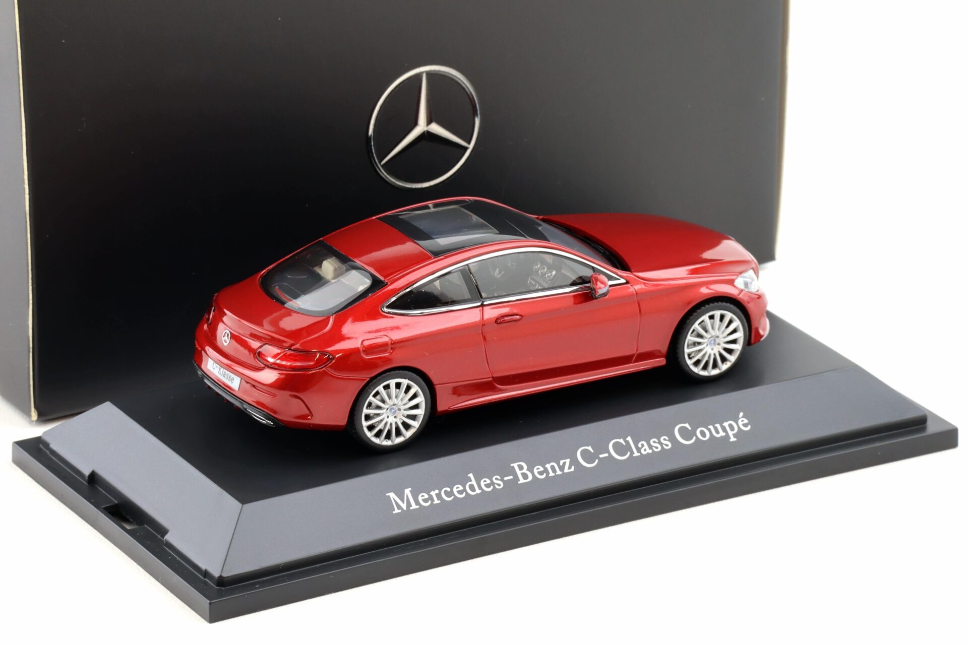1:43 Kyosho Mercedes C-Klasse Coupe C205 designo hyacinth red DEALER VERSION