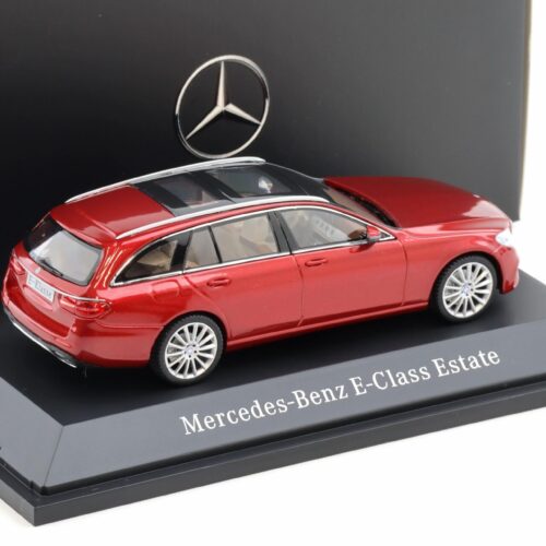 1:43 Kyosho Mercedes E-Klasse T-Modell S216 designo hyacinth red DEALER VERSION