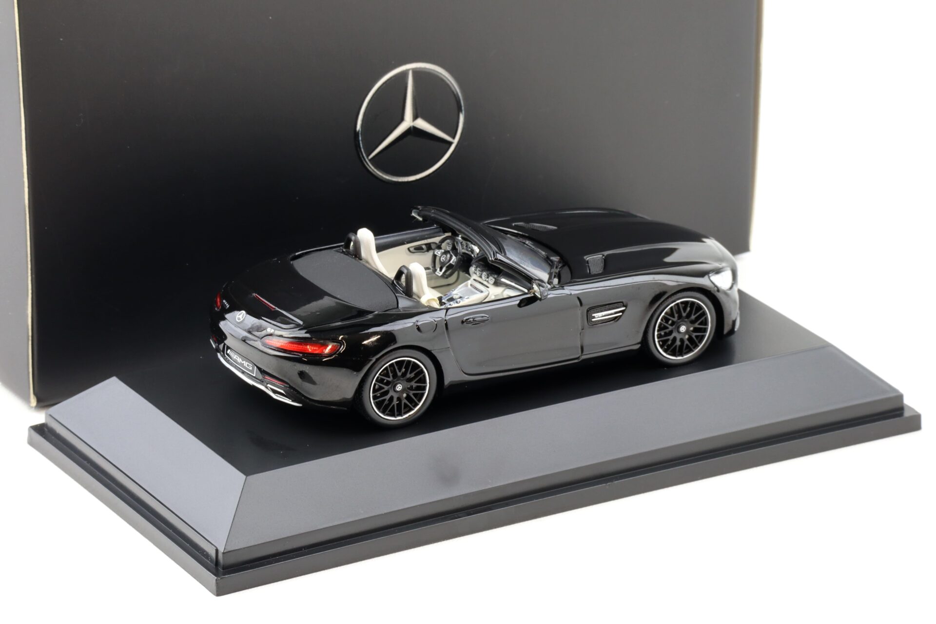1:43 Spark Mercedes AMG GT Roadster magnetite black DEALER VERSION
