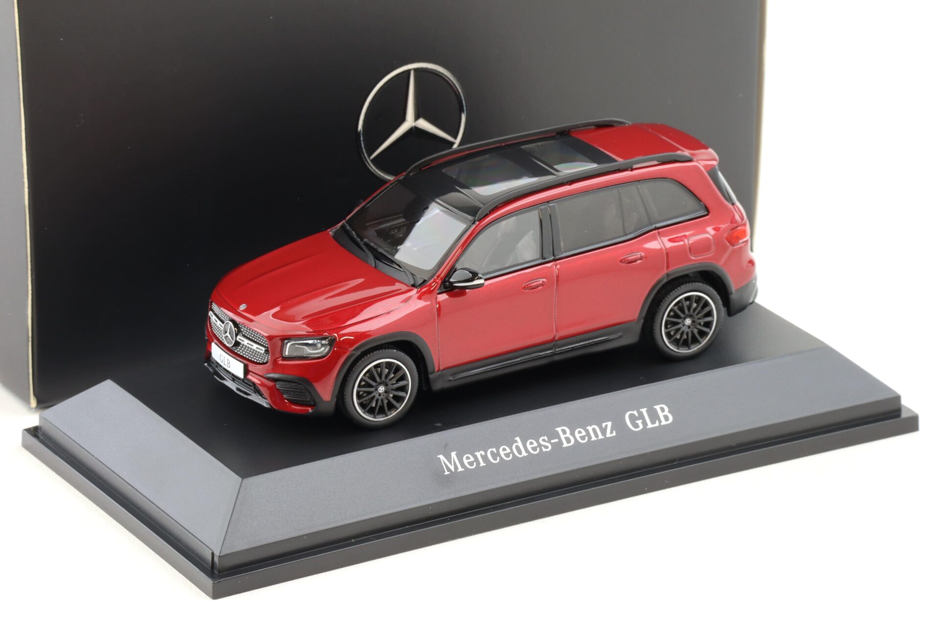 1:43 Spark Mercedes GLB X247 AMG Line Patagonia red 2019 DEALER VERSION