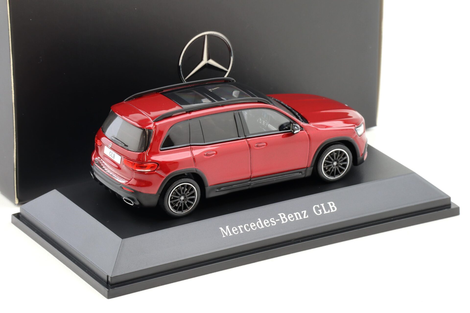 1:43 Spark Mercedes GLB X247 AMG Line Patagonia red 2019 DEALER VERSION