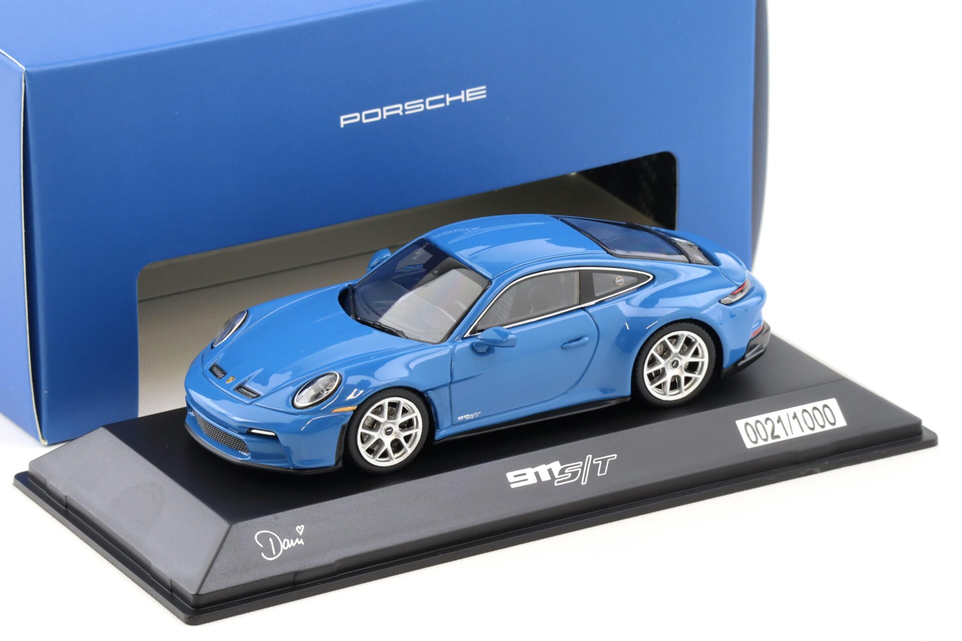1:43 Spark Porsche 911 992 S/T Sonderwunsch Dani blue WAP DEALER