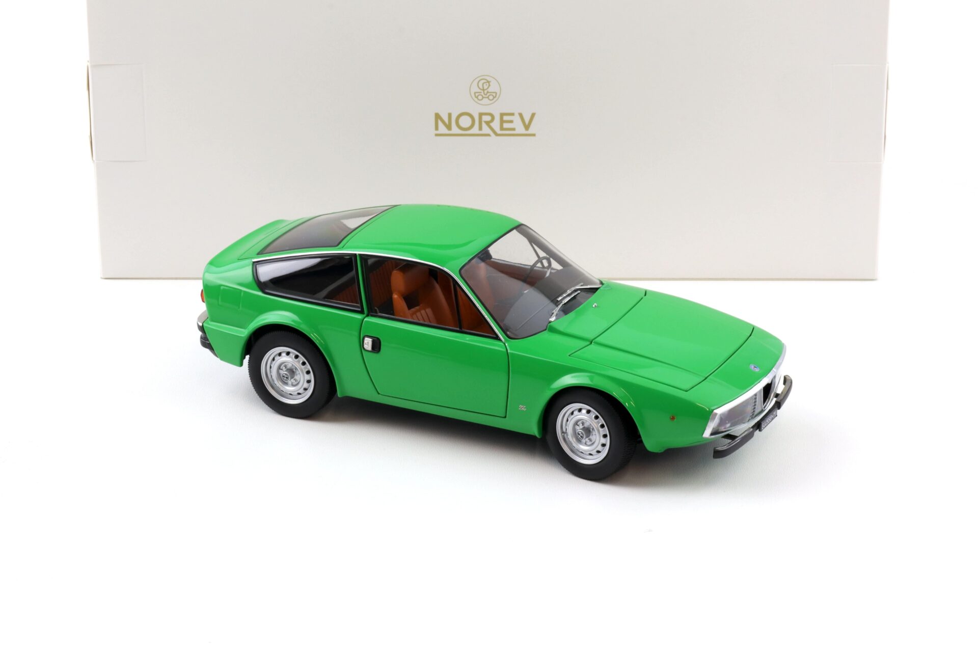1:18 Norev Alfa Romeo Junior Zagato 1969 verde green - Limited 1000 pcs.