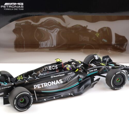 1:18 Minichamps Mercedes AMG Petronas F1 W14 Bahrain GP 2023 Lewis Hamilton