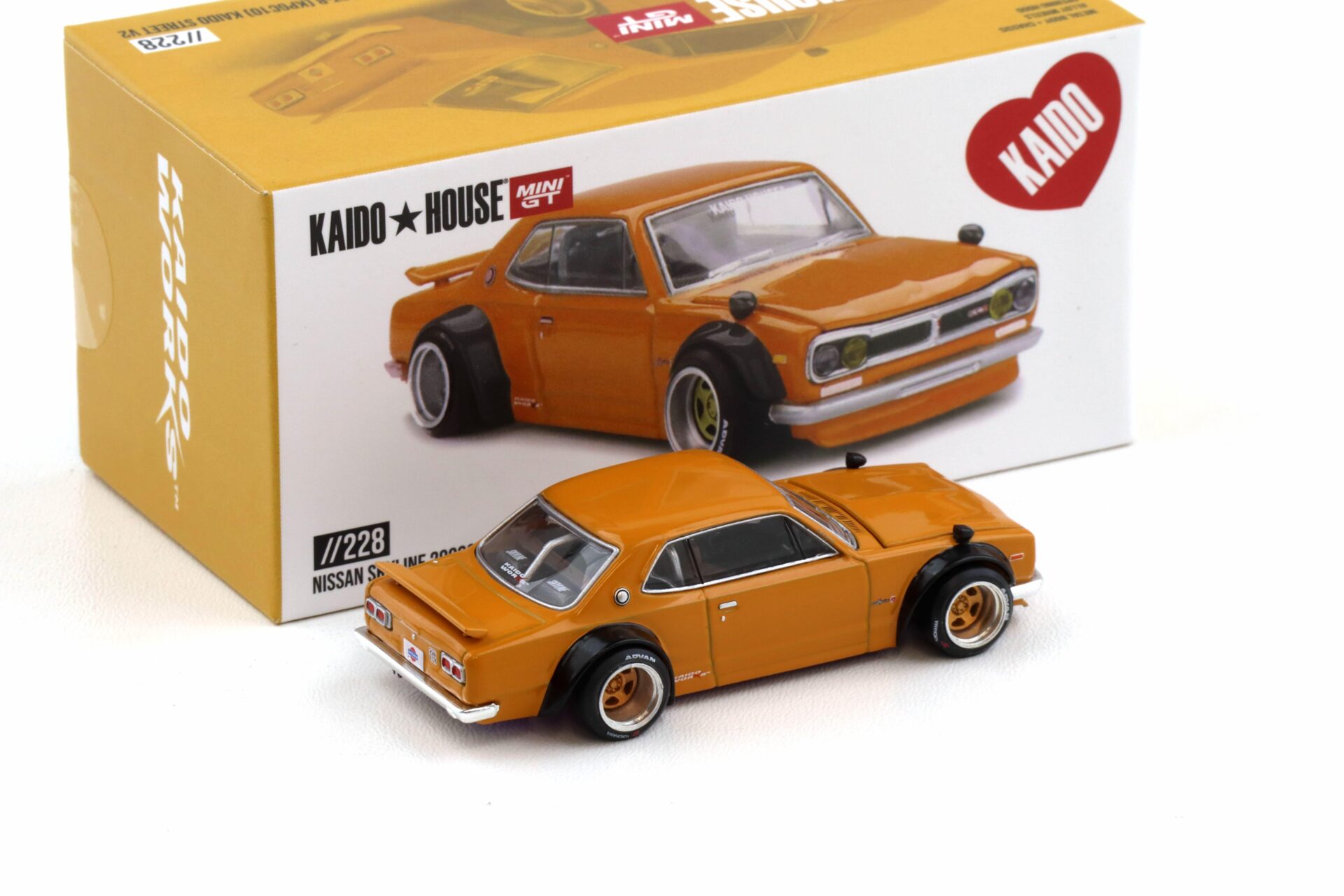 1:64 TSM Mini GT Kaido House Nissan Skyline 2000 GT-R KPGC10 Kaido Street V2 orange