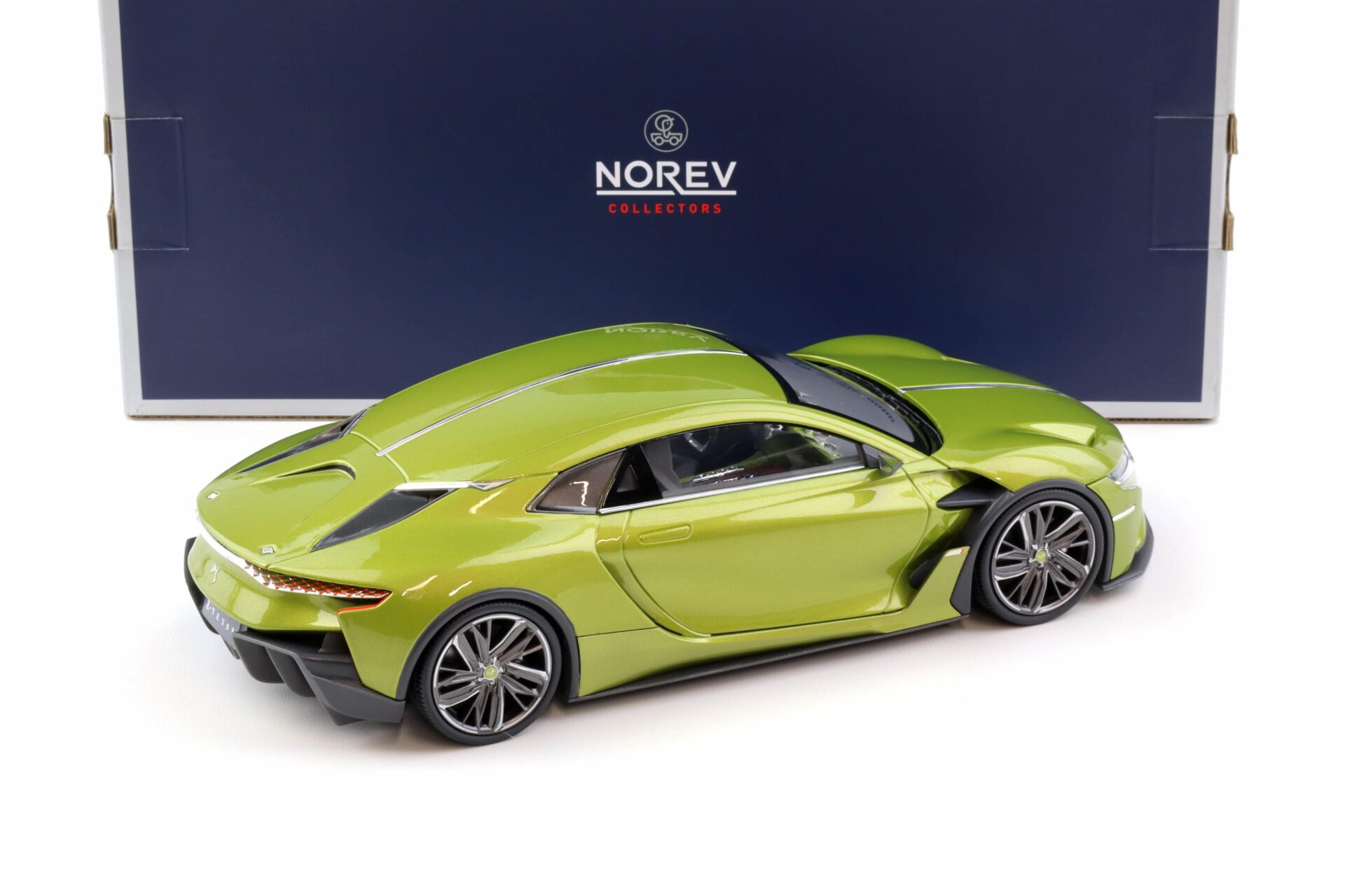 1:18 Norev Citroen DS E-Tense Salon de Geneve green metallic 2016