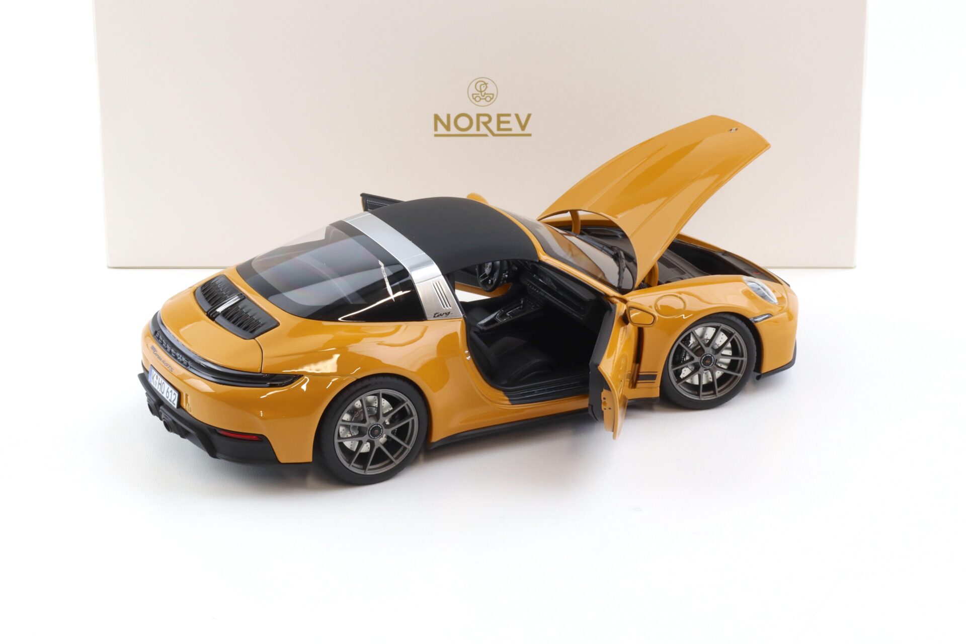 1:18 Norev Porsche 911 992.2 Targa 4 GTS Bahama yellow 2024