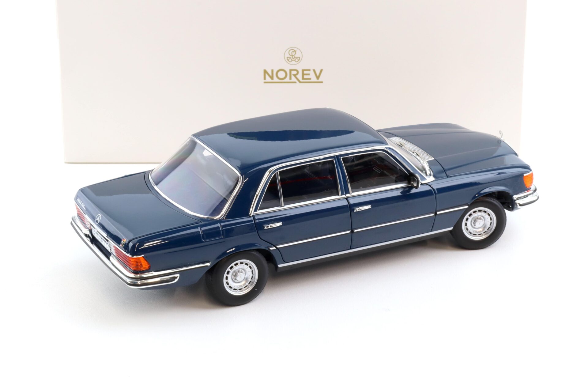 1:18 Norev Mercedes 350 SEL W116 Limousine 1979 Hansa blue