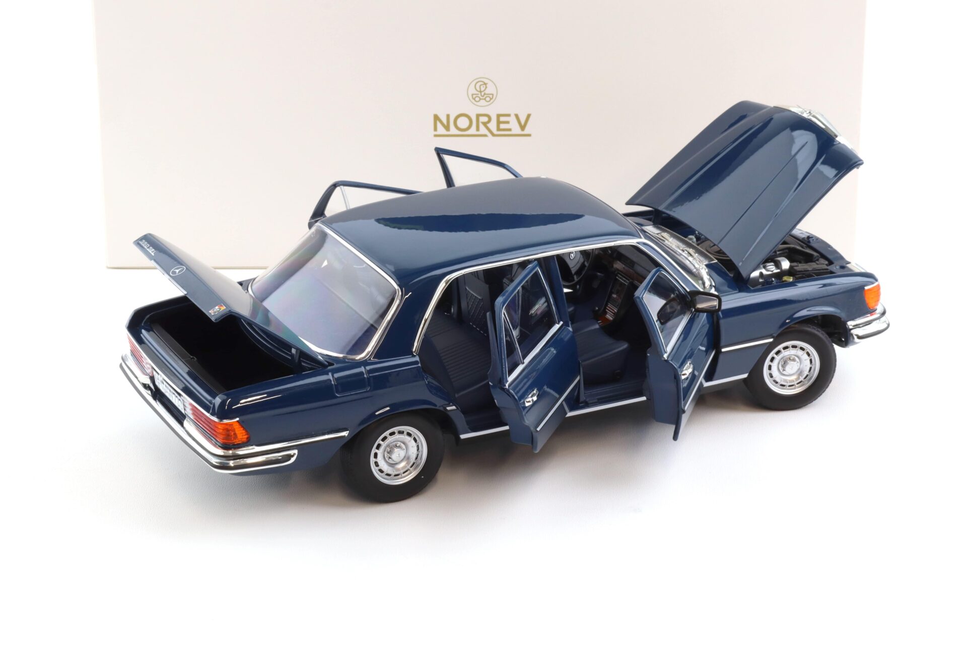 1:18 Norev Mercedes 350 SEL W116 Limousine 1979 Hansa blue