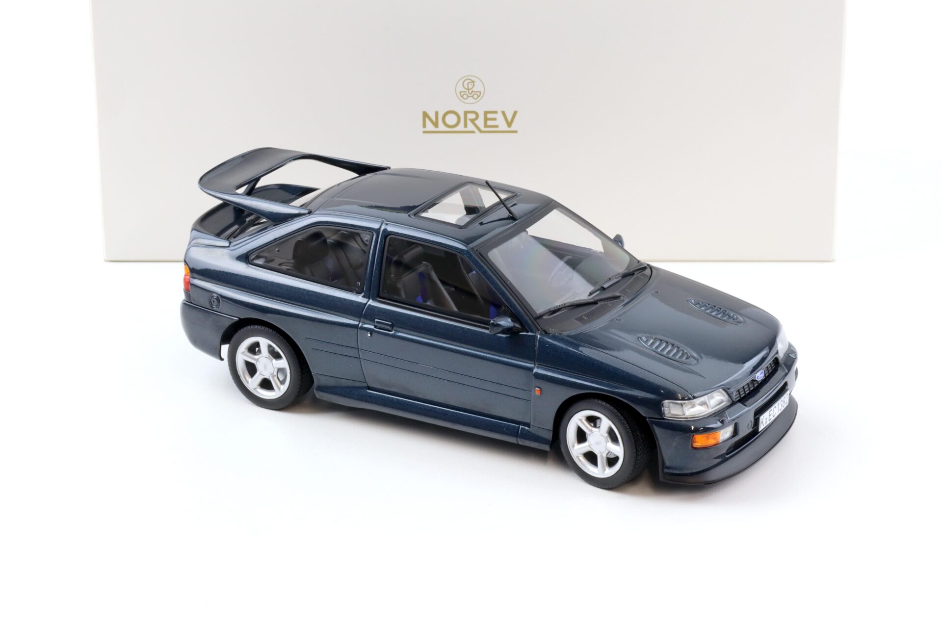 1:18 Norev Ford Escort Cosworth 1992 Mallard green metallic
