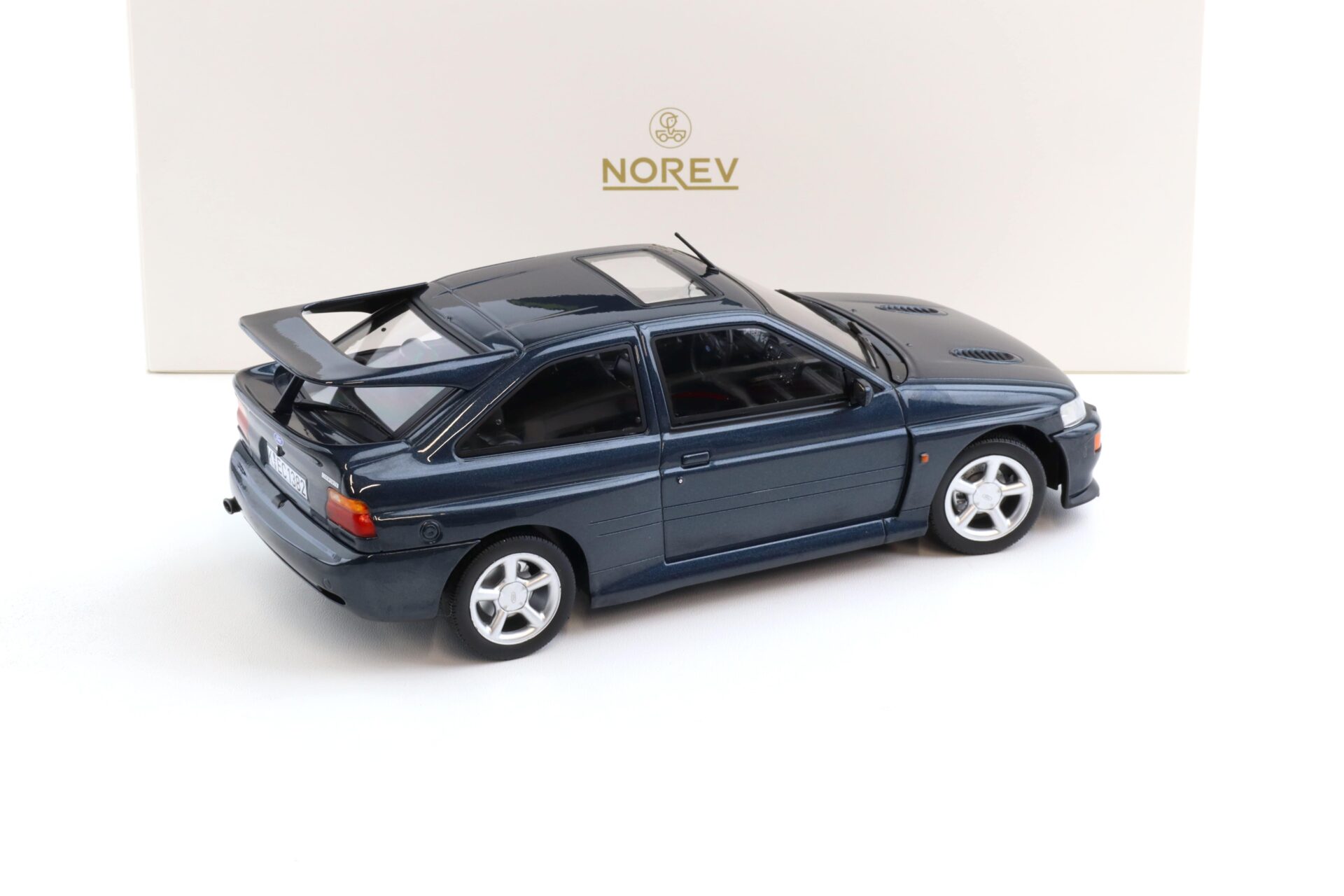 1:18 Norev Ford Escort Cosworth 1992 Mallard green metallic