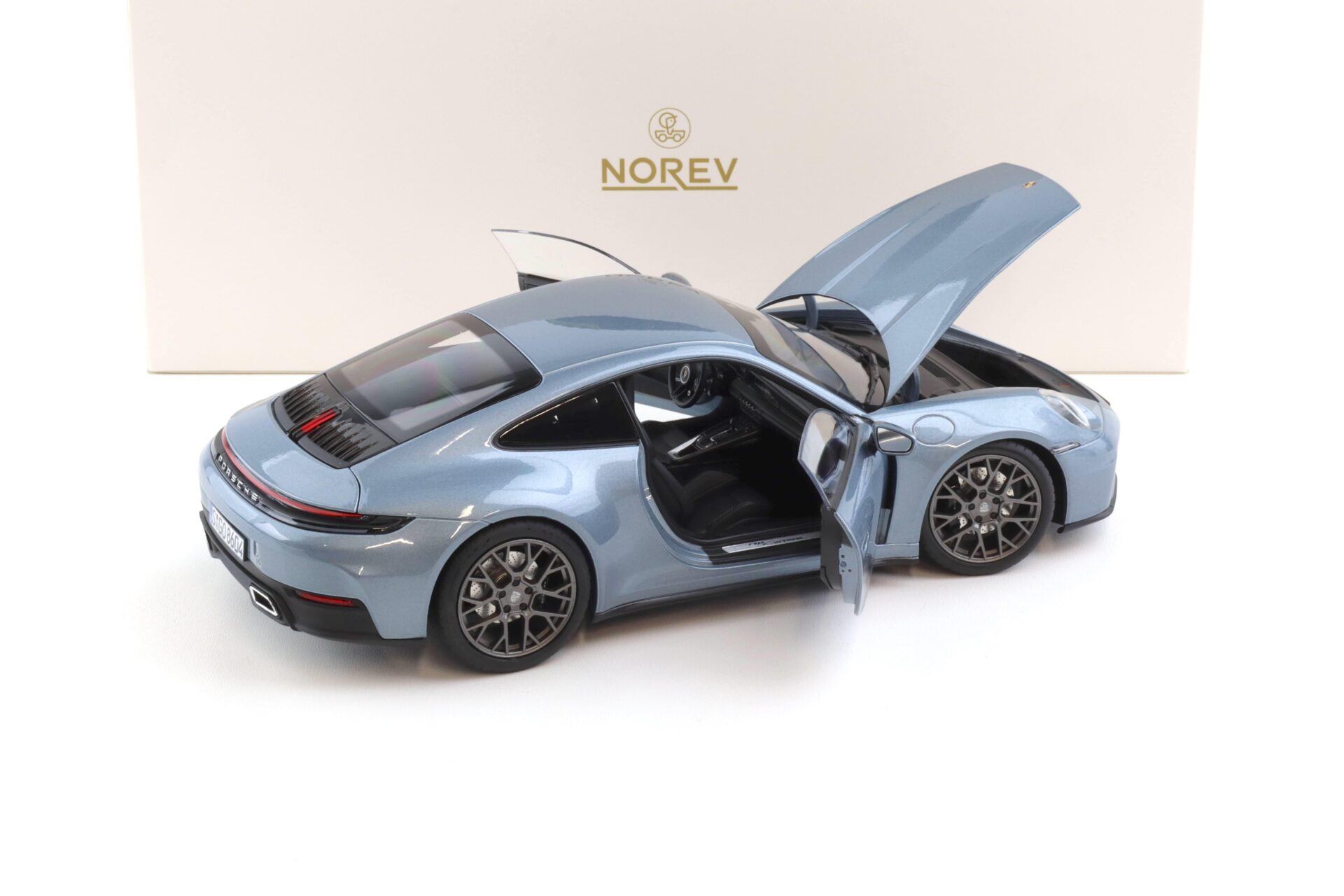 1:18 Norev Porsche 911 992.2 Carrera Coupe 964 Polar silver metallic 2024