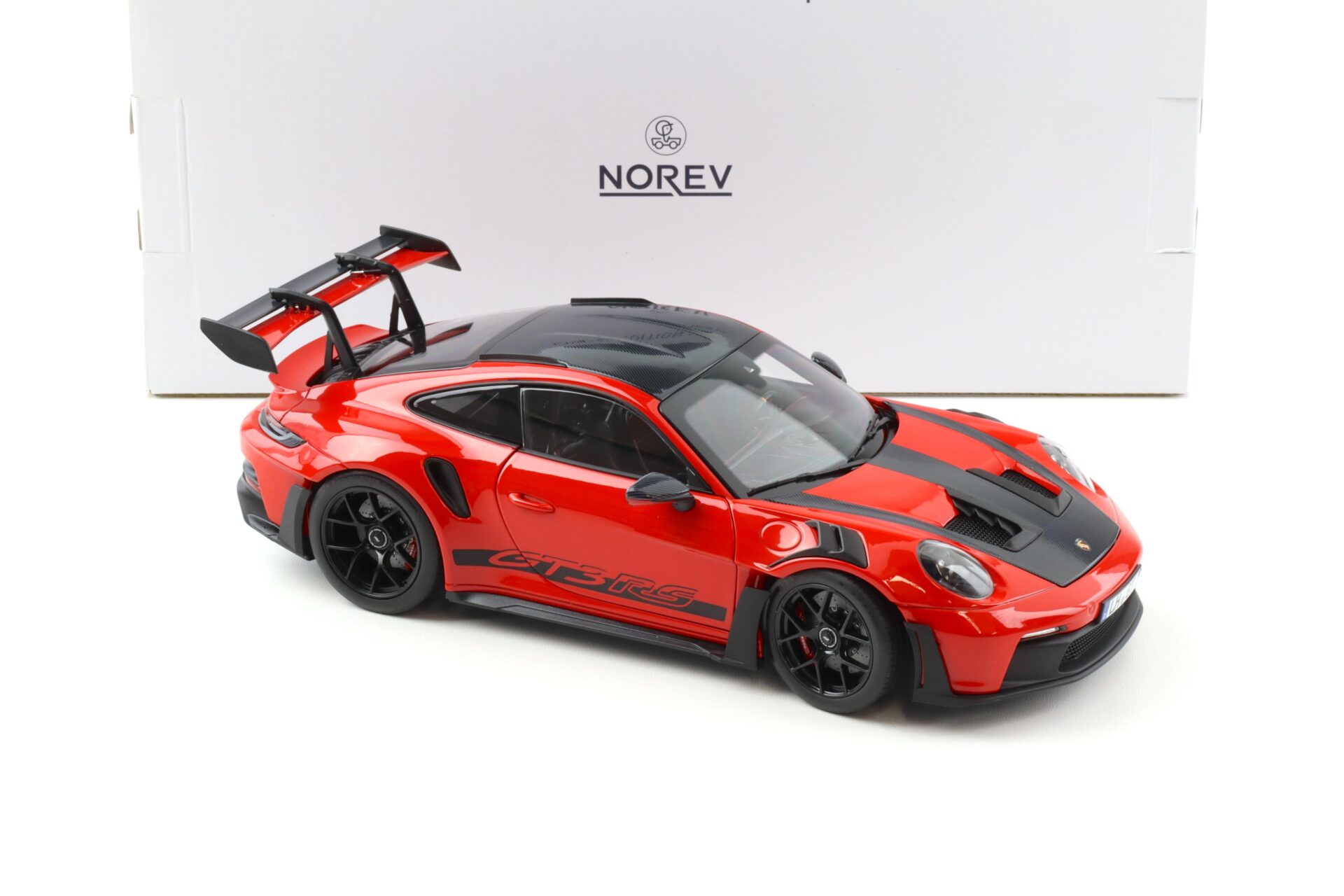 1:18 Norev Porsche 911 (992) GT3 RS Weissach Package 2022 Indisch red/ black wheels