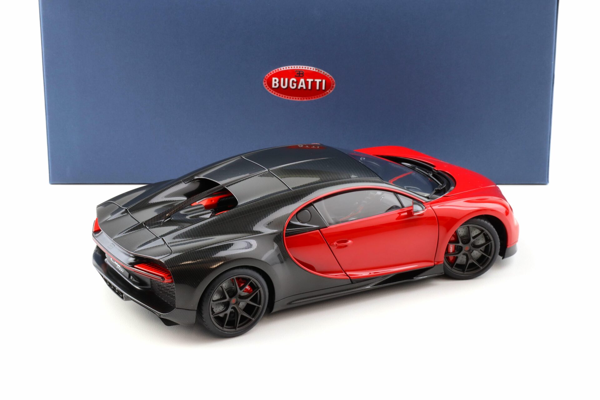 1:18 AUTOart Bugatti Chiron Sport 2019 Italian red/ Carbon