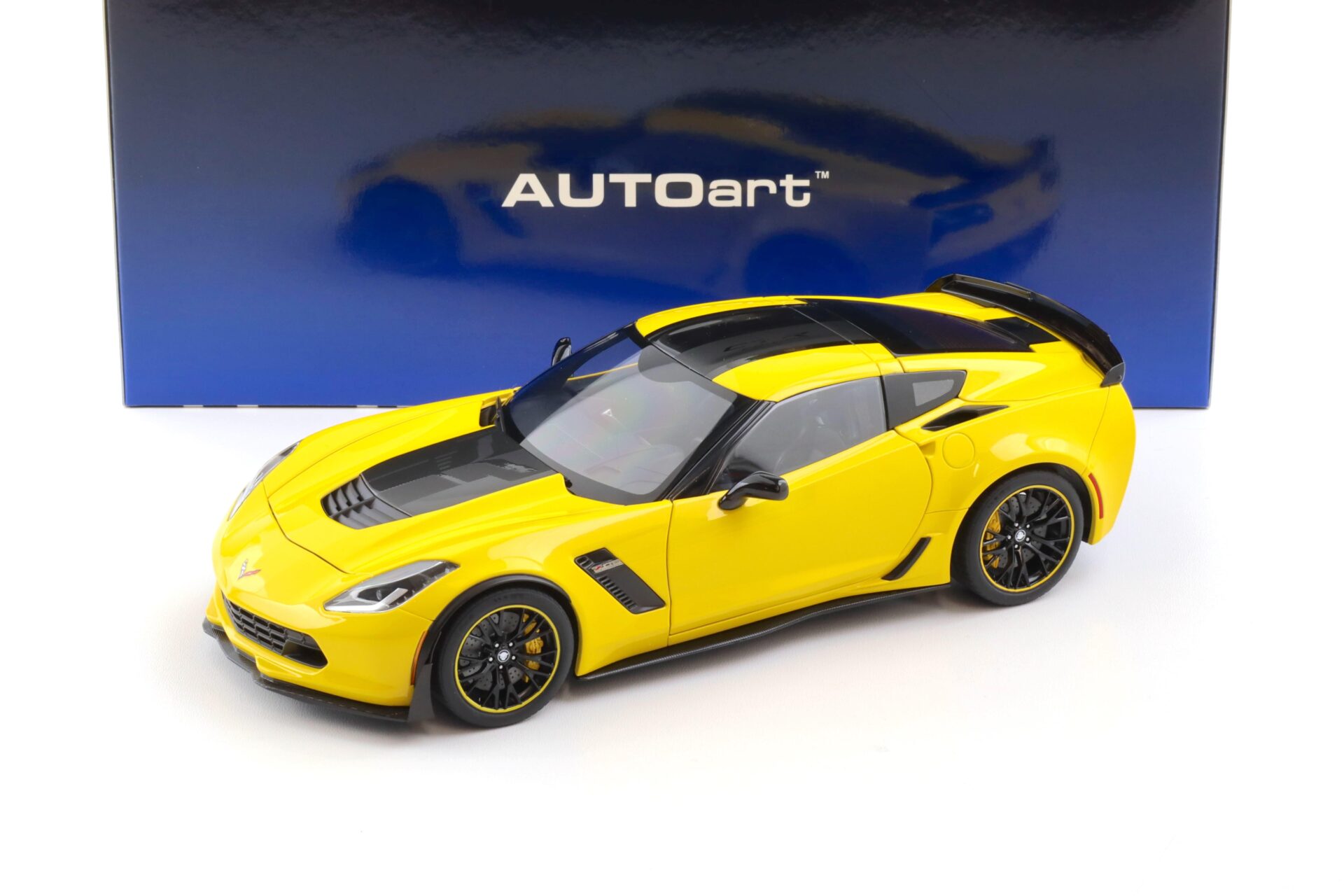 1:18 AUTOart Chevrolet Corvette C7 Z06 C7R Edition Corvette Racing yellow 71260