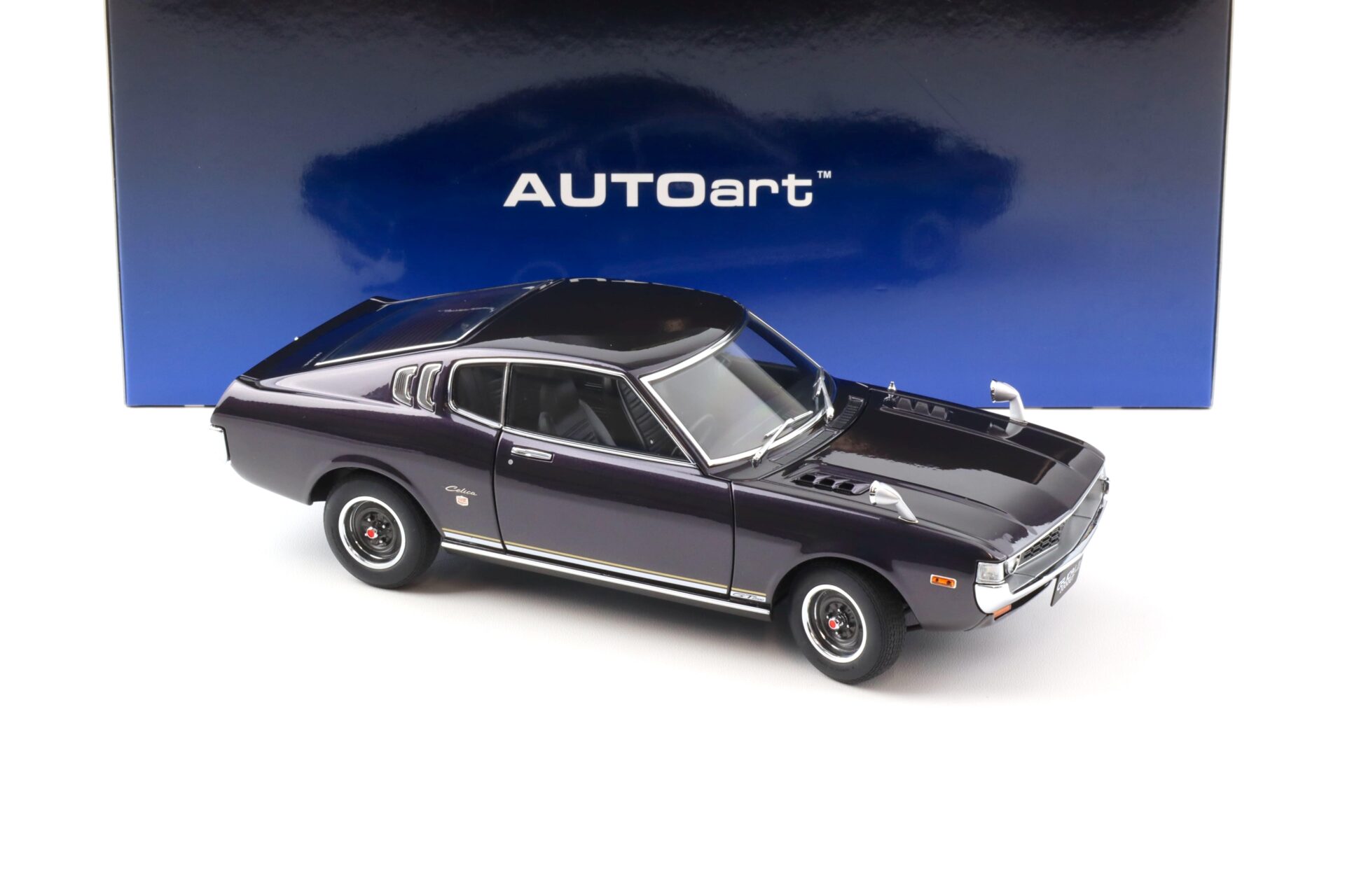 1:18 AUTOart Toyota Celica Liftback 2000 GT (RA25) 1973 dark purple metallic