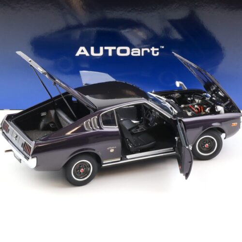1:18 AUTOart Toyota Celica Liftback 2000 GT (RA25) 1973 dark purple metallic