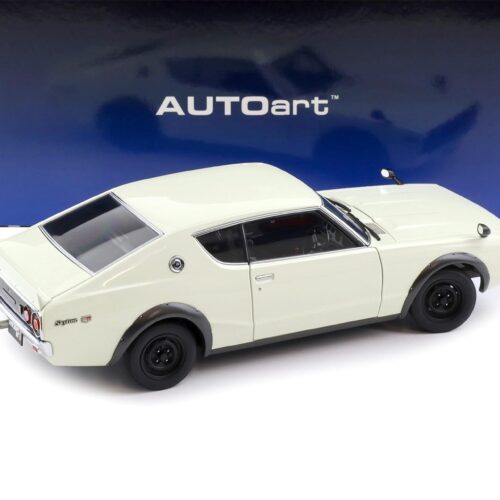 1:18 AUTOart Nissan Skyline 2000 GT-R (KPGC110) 1973 white