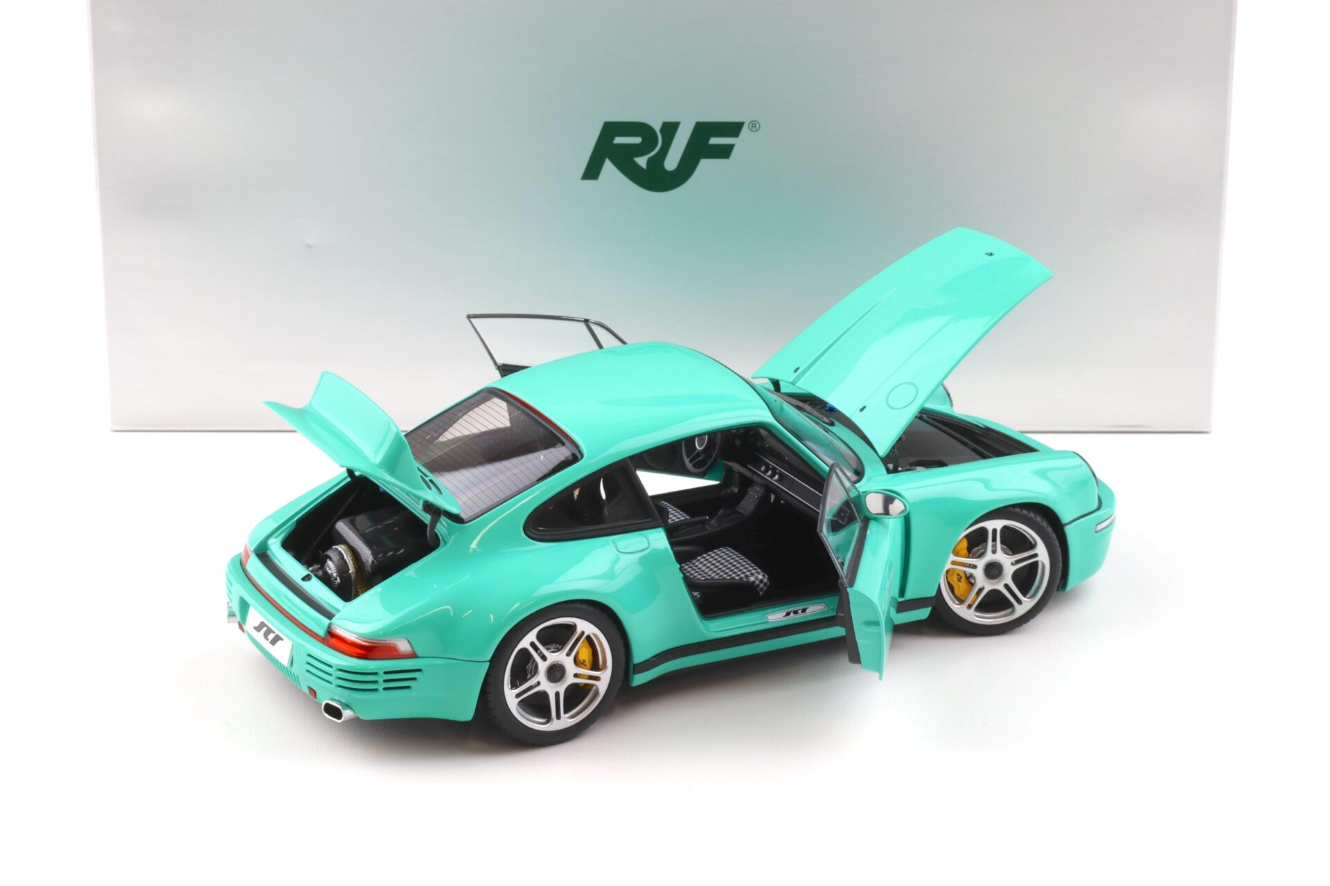 1:18 Almost Real Porsche 911 RUF SCR Coupe mint green 2018