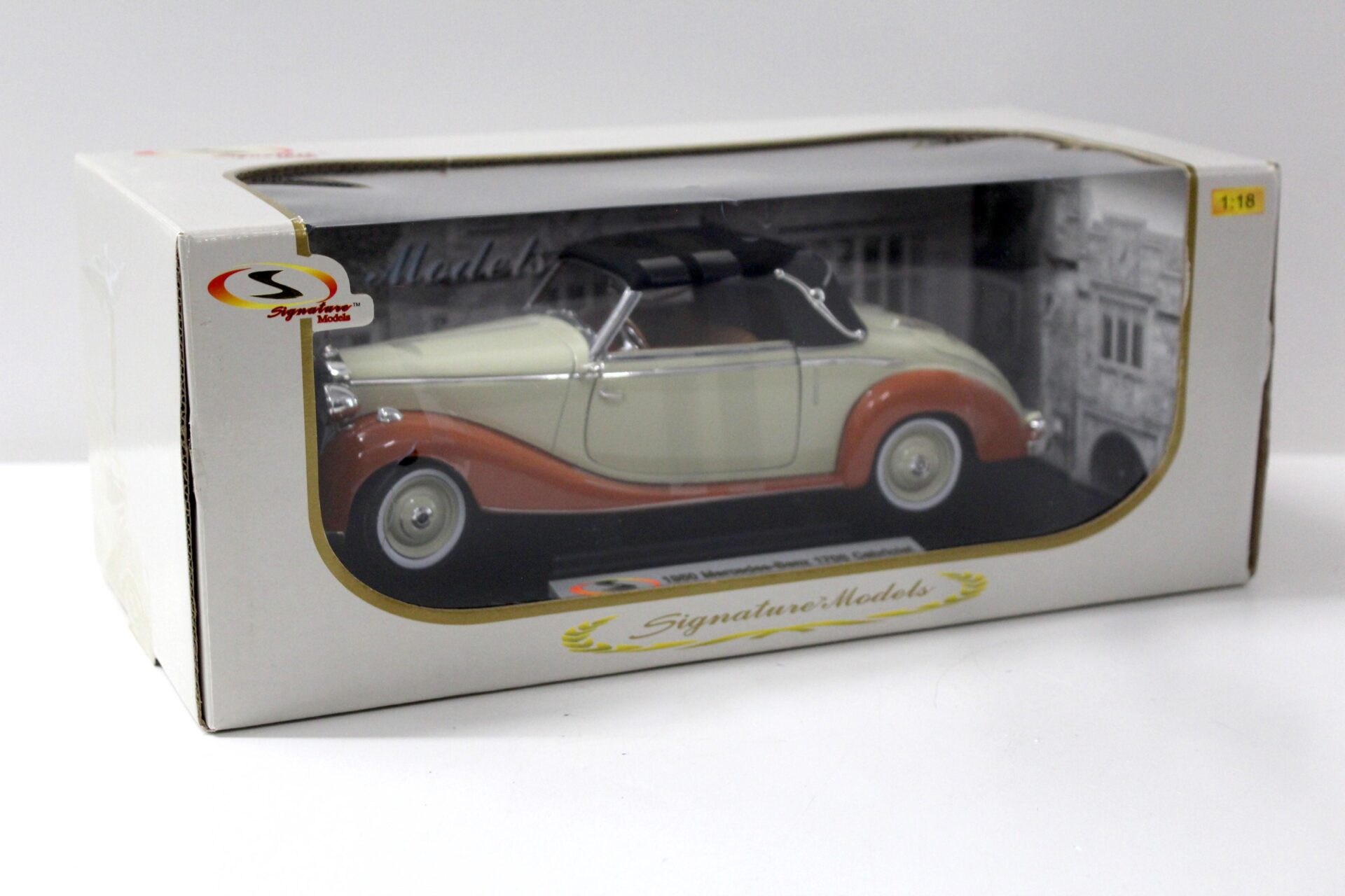 1:18 Signature Models 1950 Mercedes 170S Cabriolet beige/orange