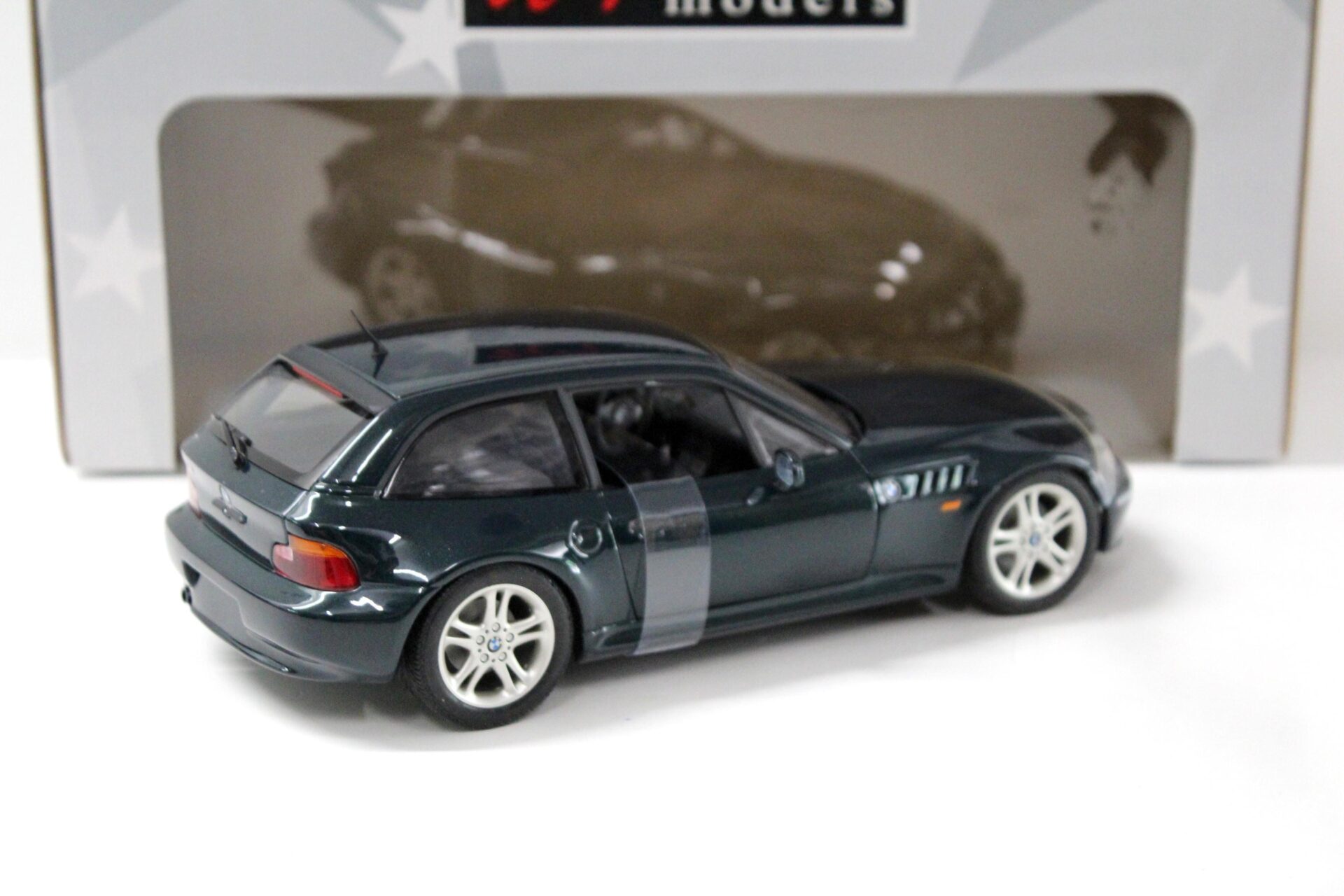 1:18 UT Models BMW Z3 Coupe 2.8 dark green metallic