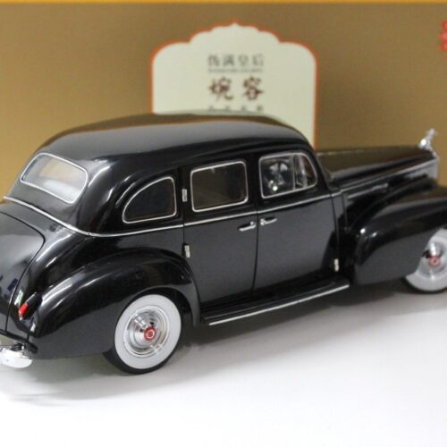 1:18 Signature Models The 1938 Packard Wan Jung black