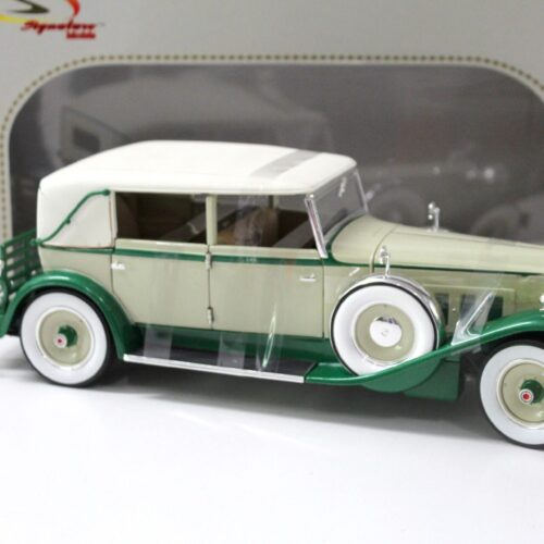1:18 Signature Models 1930 Packard Brewster beige/ green