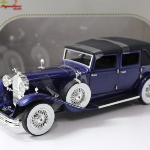 1:18 Signature Models 1930 Packard LeBaron blue