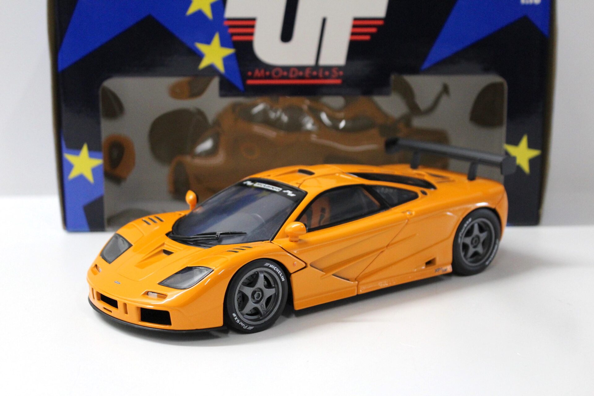 ID 52829 orig.jpg 1:18 UT Models McLaren F1 GTR Le Mans Roadcar orange