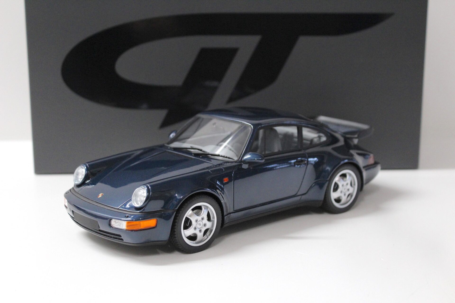 ID 53359 orig.jpg 1:18 GT Spirit GT315 Porsche 911 (964) Turbo 3.3 Coupe amazon green 1991