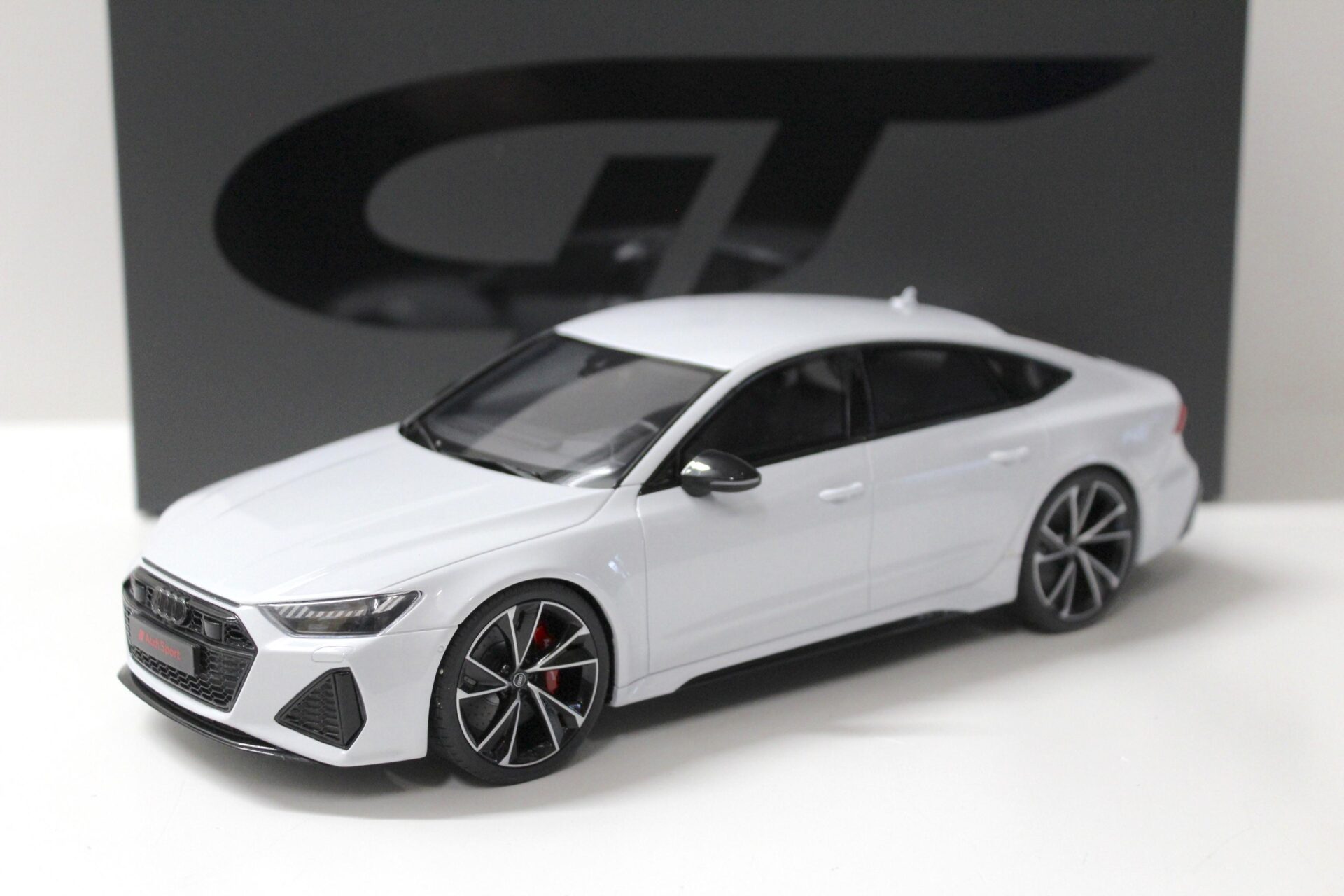 1:18 GT Spirit GT302 Audi RS7 Sportback Glacier white/ night package 2020